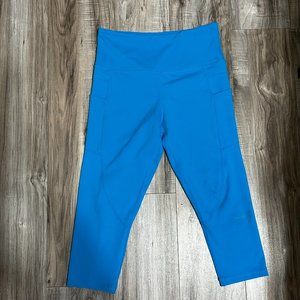 ZYIA Active Women's Pocket Light N Tight High-Rise Capri 20" Blue Sz 4